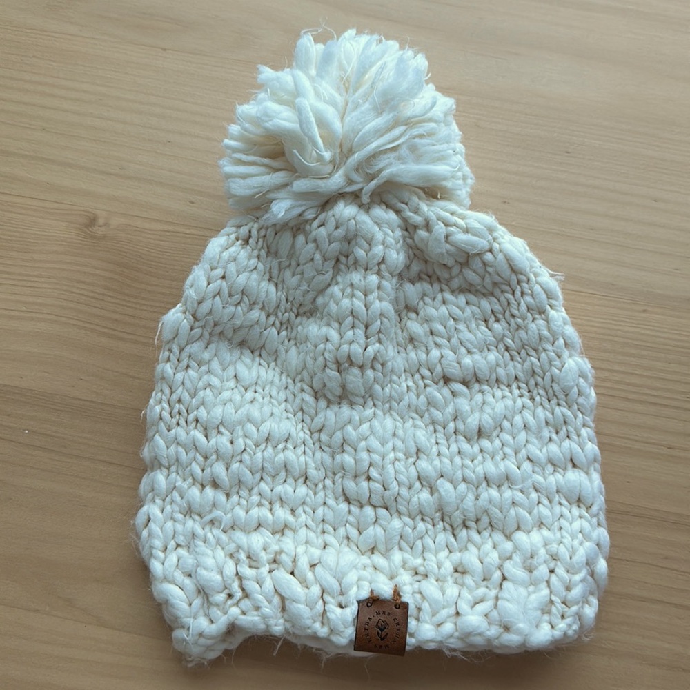 Mrs Ertha baby Wool Beanie 0-12 months - Picture 3 of 4